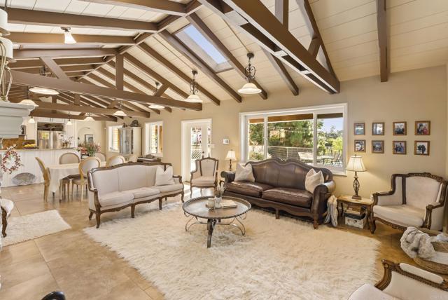 10013 Pandora Drive, La Mesa CA: https://media.crmls.org/mediaz/ff5762f8-4277-4113-9fbc-b8d57b55d40d.jpg