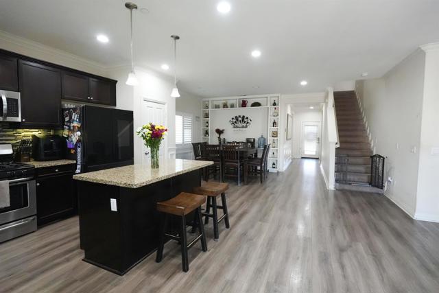 3326 Crowfoot, San Bernardino CA: https://media.crmls.org/mediaz/ff577428-024c-4f5e-a20c-5e7c7d5b6fb9.jpg