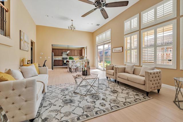 3602 Levanto Way, Manteca CA: https://media.crmls.org/mediaz/ff5776fb-04b7-47fc-a69c-da985f00556b.jpg