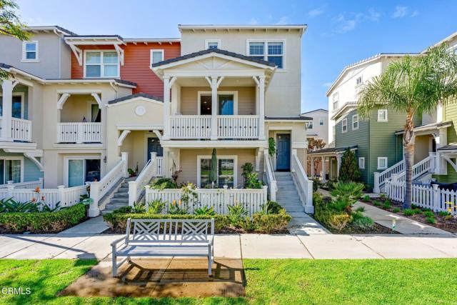 Detail Gallery Image 2 of 46 For 3729 Islander Walk, Oxnard,  CA 93035 - 4 Beds | 3/1 Baths