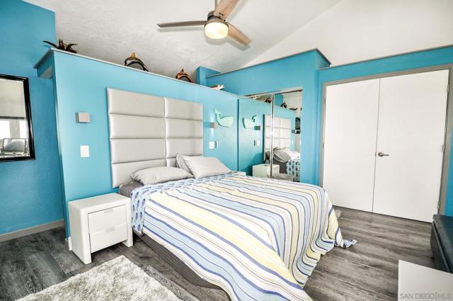 706 Ocean LN, Imperial Beach CA: https://media.crmls.org/mediaz/ff5a1b38-ef07-473b-801f-648840c1ac6d.jpg