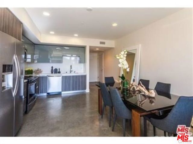 11925 Kling Street, Valley Village CA: https://media.crmls.org/mediaz/ff5a491f-1812-4b23-8545-3c7ea80d1bef.jpg