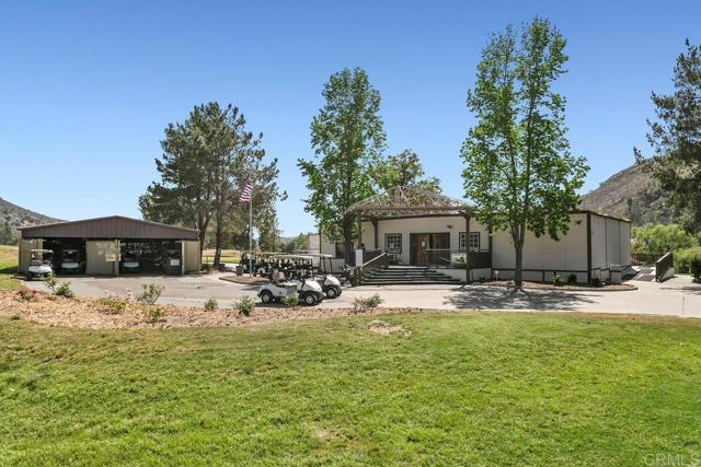 3385 Wild Oak Lane, Escondido CA: https://media.crmls.org/mediaz/ff5aeaa5-47b0-4e24-b930-3d1cdac40641.jpg