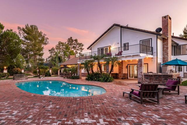 35715 Calle Nopal, Temecula CA: https://media.crmls.org/mediaz/ff5b136e-83fb-4e79-ac7d-84c0b95dec62.jpg