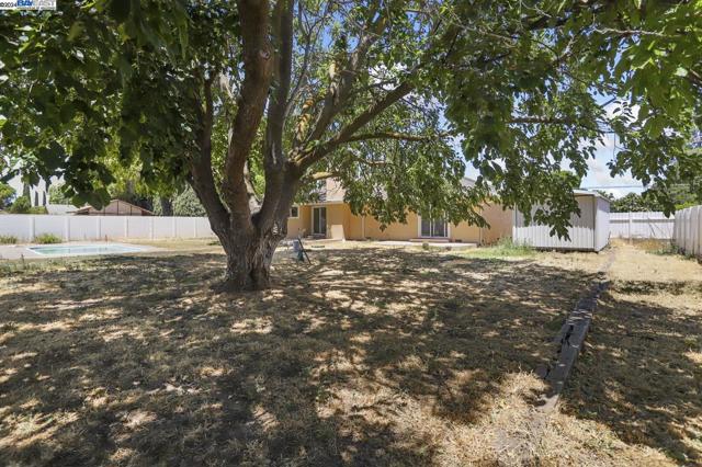 Image 38 of 47 For 16650 Von Sosten Road