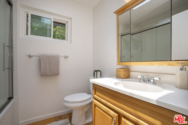 353 Mavis Drive, Los Angeles CA: https://media.crmls.org/mediaz/ff5bc6b3-6e1a-43ef-ad4a-39ae00fee836.jpg