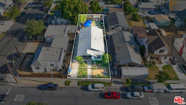 1572 W 37th Place, Los Angeles CA: https://media.crmls.org/mediaz/ff5bcd38-8d09-41c2-9fde-aaad3cf5032b.jpg