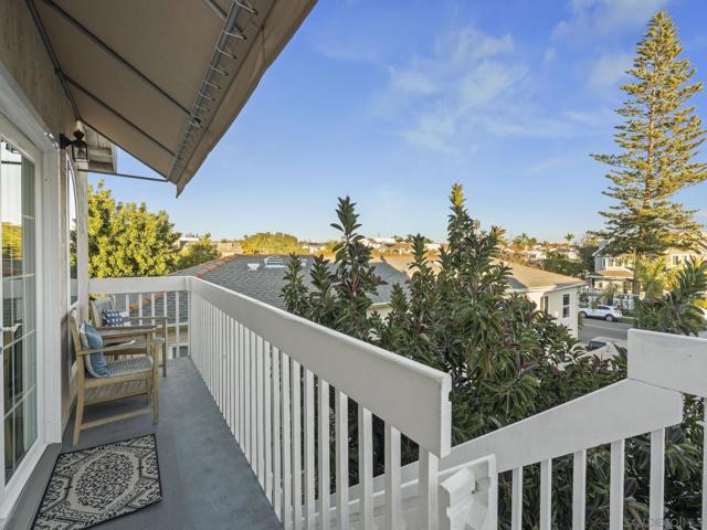 406 408 & 408B E Ave, Coronado CA: https://media.crmls.org/mediaz/ff5c1ec2-d1f6-42d3-83b3-c8d57ece3100.jpg