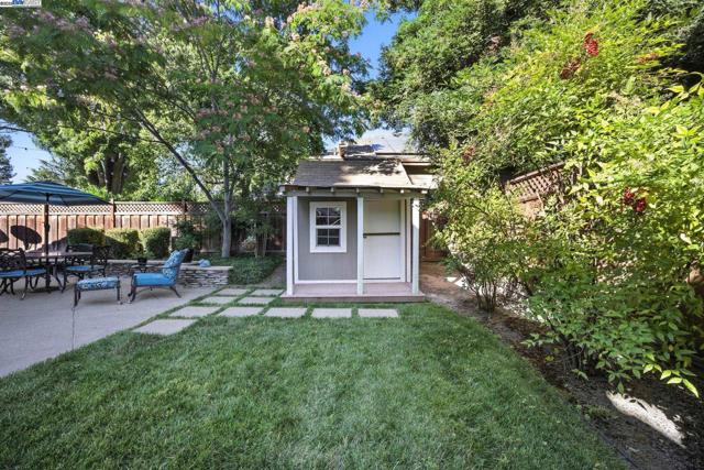 3841 Kamp Dr, Pleasanton CA: https://media.crmls.org/mediaz/ff5d2ea9-f23a-4a01-9e92-36092d46fb61.jpg