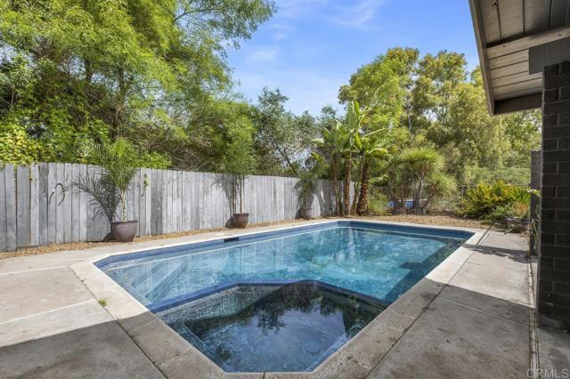 2348 Watson Way, Vista CA: https://media.crmls.org/mediaz/ff5dac68-1a48-4655-af86-649aaafa1f4b.jpg