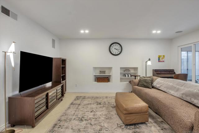 Image 12 of 50 For 3942 Catamarca Dr