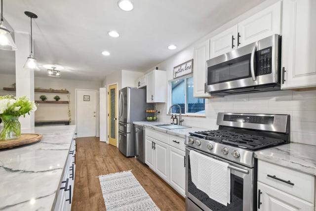 Detail Gallery Image 10 of 44 For 1151 Sander Ct, Escondido,  CA 92026 - 3 Beds | 2 Baths