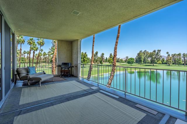 900 Island Drive, Rancho Mirage CA: https://media.crmls.org/mediaz/ff5f8645-ac3a-4082-99c9-473992082492.jpg