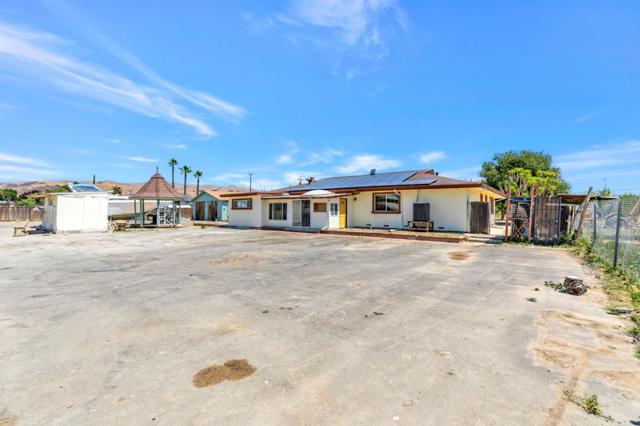 7750 Lovers Lane, Hollister CA: https://media.crmls.org/mediaz/ff5f9b90-1c75-4879-845e-797a067ba81e.jpg