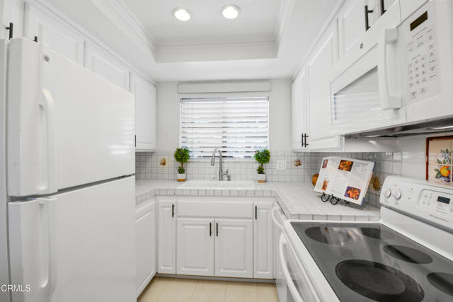 24242 Santa Clara Avenue, Dana Point CA: https://media.crmls.org/mediaz/ff5fb7ec-31ce-49ca-baa9-184610885953.jpg