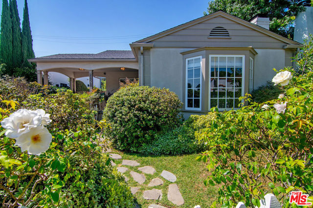 8828 Rosewood Avenue photo 1