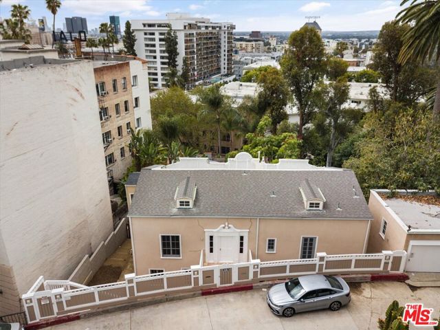 6612 Emmet Terrace, Los Angeles CA: https://media.crmls.org/mediaz/ff60a6dc-e698-415b-90f9-a76031863355.jpg