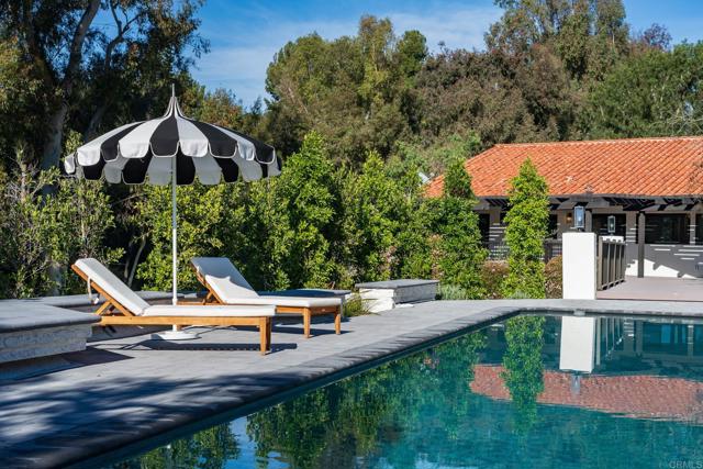 6449 Las Colinas, Rancho Santa Fe CA: https://media.crmls.org/mediaz/ff612fcf-5415-49e7-bd64-d0d536bb2981.jpg