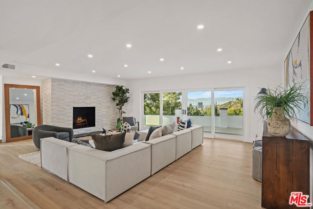 3768 Royal Meadow Road photo 3