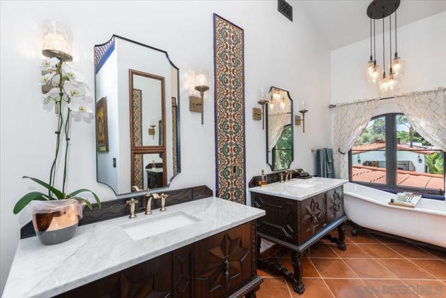 2103 Sunnyside Ave, El Cajon CA: https://media.crmls.org/mediaz/ff62f144-5b3d-452c-b2f3-23ab72f6673e.jpg