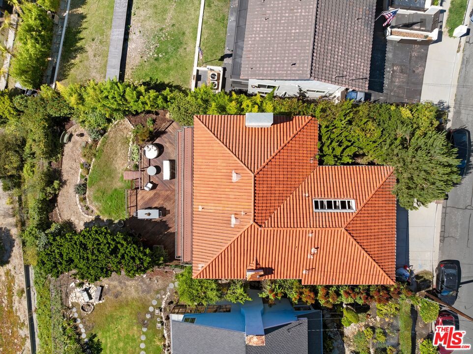 https://media.crmls.org/mediaz/ff63ba87-3e5d-4dc3-aeb4-bcf8f7351e63.jpg?preset=X-Large