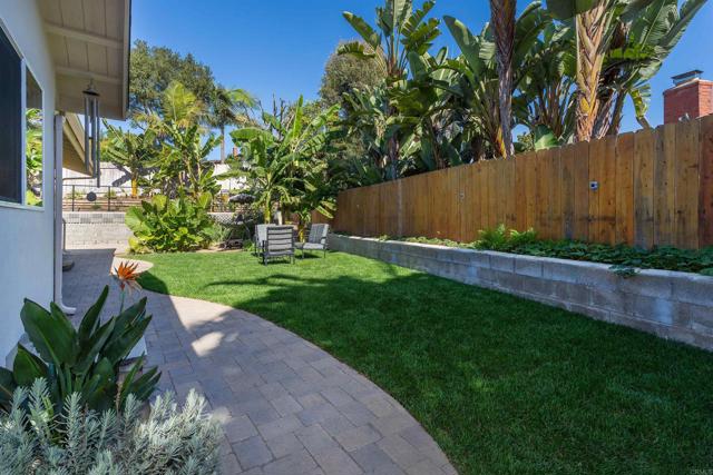 Detail Gallery Image 23 of 27 For 2026 Elevada St, Oceanside,  CA 92054 - 4 Beds | 3/1 Baths