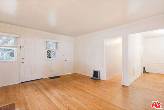 1100 N Louise Street, Glendale CA: https://media.crmls.org/mediaz/ff644e4f-9742-4d4b-b26c-cc8d5db9991c.jpg