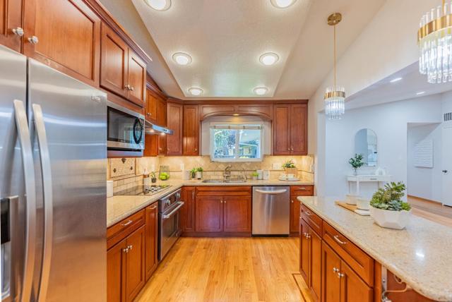 335 Burnett Avenue, Santa Clara CA: https://media.crmls.org/mediaz/ff645bef-3e4c-41ab-a7a4-bb7d0b3c0166.jpg