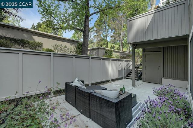 1317 Stanley Dollar Dr, Walnut Creek CA: https://media.crmls.org/mediaz/ff646278-e3f0-4bbd-a683-331a7dbbf3f7.jpg