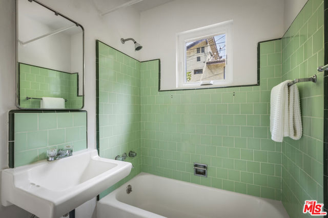 3865 Brunswick Avenue, Los Angeles CA: https://media.crmls.org/mediaz/ff64cfd6-6e2b-40d5-82a8-2b125cb3d63a.jpg