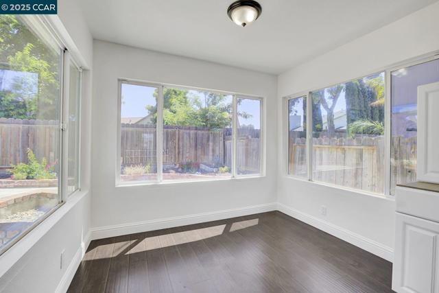 4780 Burgundy Dr, Oakley CA: https://media.crmls.org/mediaz/ff655a57-46d3-40de-8ab8-036a780b970b.jpg