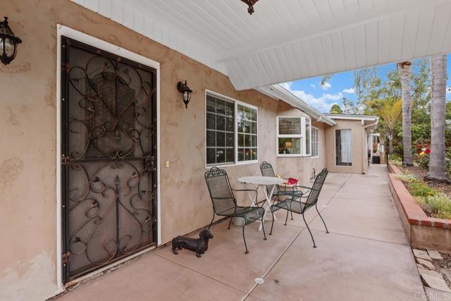 1093 Rancho Santa Fe Rd., Encinitas CA: https://media.crmls.org/mediaz/ff65b462-5c8d-4fef-93d0-3342f61c3605.jpg