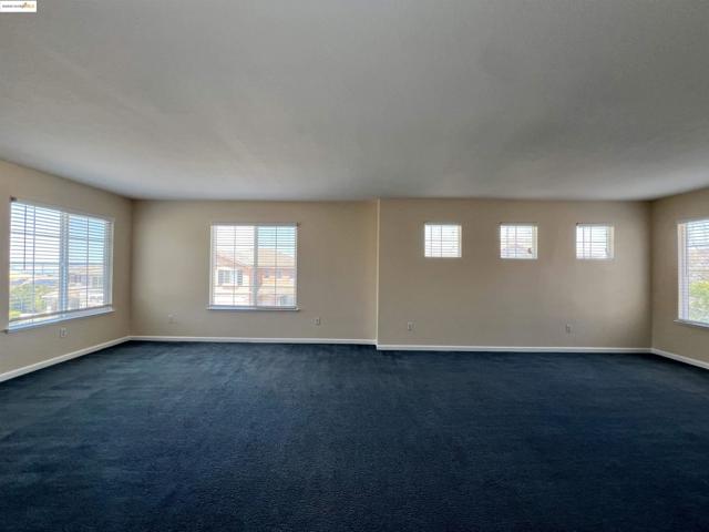 1371 Brooktrail Dr, Pittsburg CA: https://media.crmls.org/mediaz/ff66d5d6-3d25-4984-806f-7cc413bcea31.jpg