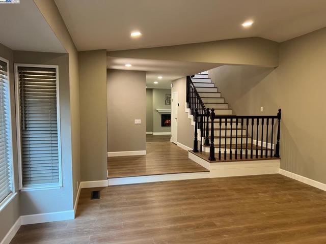 4919 Mohr Ave, Pleasanton CA: https://media.crmls.org/mediaz/ff66e10f-0231-4143-b990-4cb3b49331cc.jpg