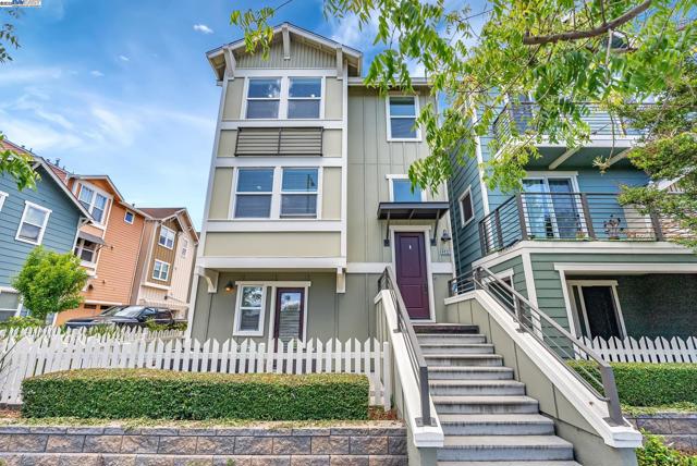 4432 Hyde Cmn, Fremont CA: https://media.crmls.org/mediaz/ff66f52b-4218-43be-b86d-59ce7af717f4.jpg