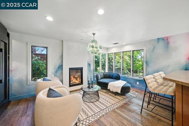 1341 Juanita Dr, Lafayette CA: https://media.crmls.org/mediaz/ff671edf-d1ae-459f-9078-5e45b186cb43.jpg