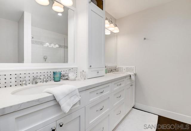 455 J Ave, Coronado CA: https://media.crmls.org/mediaz/ff673539-61f4-4b79-a008-90e0c42d05b5.jpg