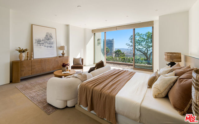 1016 N Hillcrest Road, Beverly Hills CA: https://media.crmls.org/mediaz/ff6748f9-101c-4a6e-bccf-fcc827e1b856.jpg