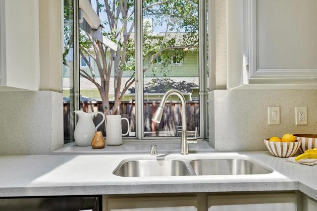 304 Windmill Park Lane, Mountain View CA: https://media.crmls.org/mediaz/ff677260-837f-4a34-a4dc-f0603b1dbc49.jpg