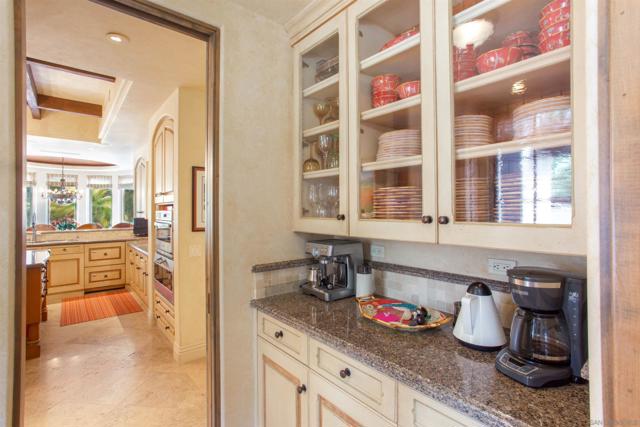 7206 Aviara Drive, Carlsbad CA: https://media.crmls.org/mediaz/ff67da1b-3470-44ff-a33f-337faa5bea3e.jpg