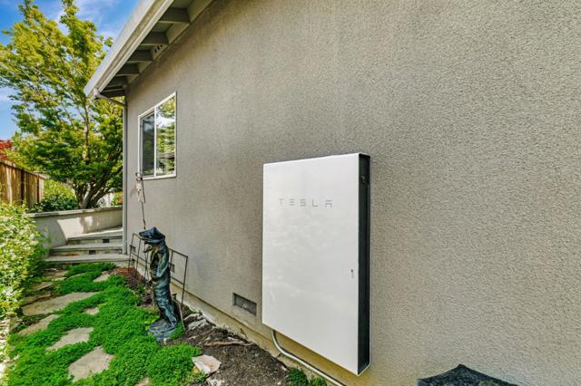 417 Belmont Way, San Jose CA: https://media.crmls.org/mediaz/ff67f3d8-1a4f-42c0-b916-d7133bb9f52f.jpg