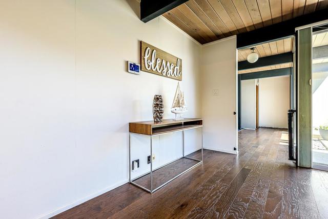 275 Puffin Court, Foster City CA: https://media.crmls.org/mediaz/ff694fcf-b75b-4028-8b00-88845aa263c1.jpg