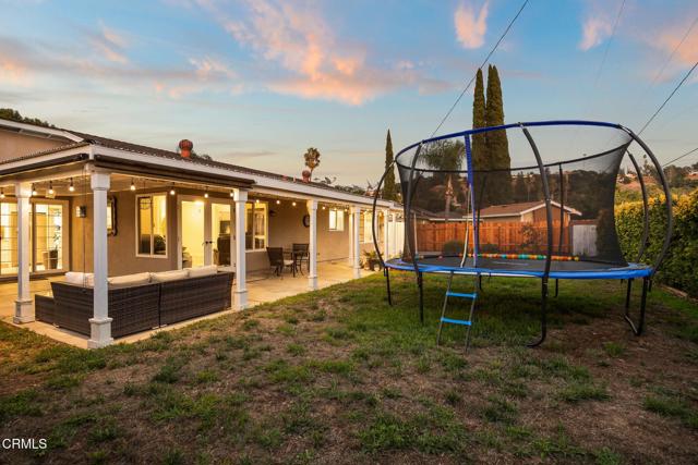 86 Willey Street, Ojai CA: https://media.crmls.org/mediaz/ff69f89b-f8e9-487f-a2f8-5dd3fca0218f.jpg