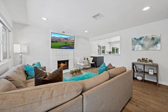 74135 Candlewood Street, Palm Desert CA: https://media.crmls.org/mediaz/ff6a00c6-f897-49f8-b127-78a245d8225d.jpg