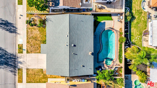2425 Dusan Street, Simi Valley CA: https://media.crmls.org/mediaz/ff6a1246-ba75-4d47-8f71-2d97f9dc8580.jpg