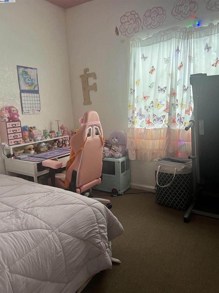 https://media.crmls.org/mediaz/ff6b398f-da1e-4b1c-be30-558a5a3efba1.jpg?preset=X-Large