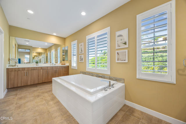 Detail Gallery Image 39 of 73 For 627 E Orange Blossom Way, Azusa,  CA 91702 - 4 Beds | 4/1 Baths