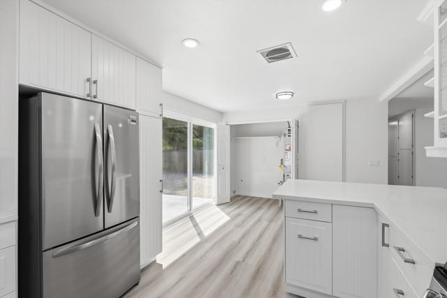 Detail Gallery Image 14 of 28 For 13641 Carriage Rd, Poway,  CA 92064 - 3 Beds | 2 Baths