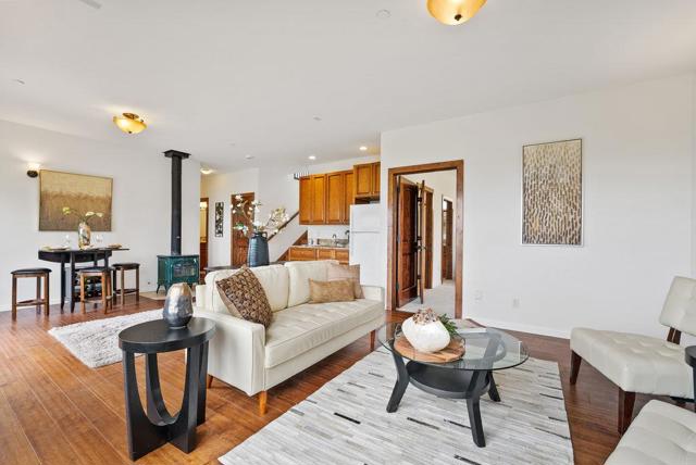 350 Windsong Way, Watsonville CA: https://media.crmls.org/mediaz/ff6bd103-1cc8-41b6-92ba-a144de64e02e.jpg