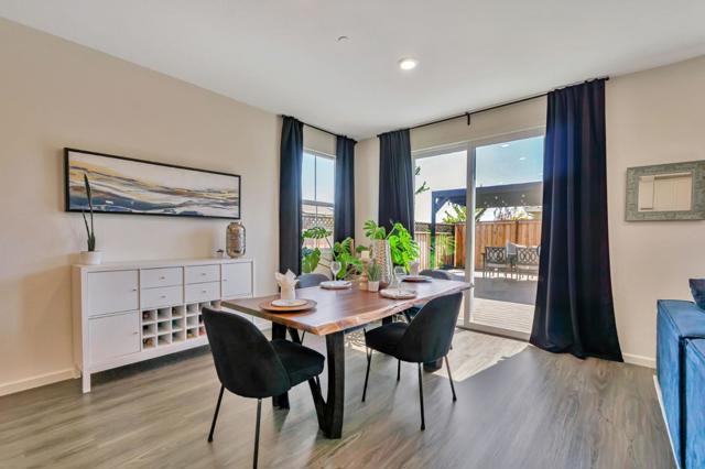 414 Ledro Way, Oakley CA: https://media.crmls.org/mediaz/ff6bd3b2-2e2d-40f7-9246-44431cdbcb89.jpg